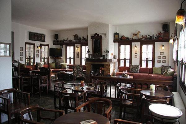 Hotel Petrino Makrinitsa Exterior photo
